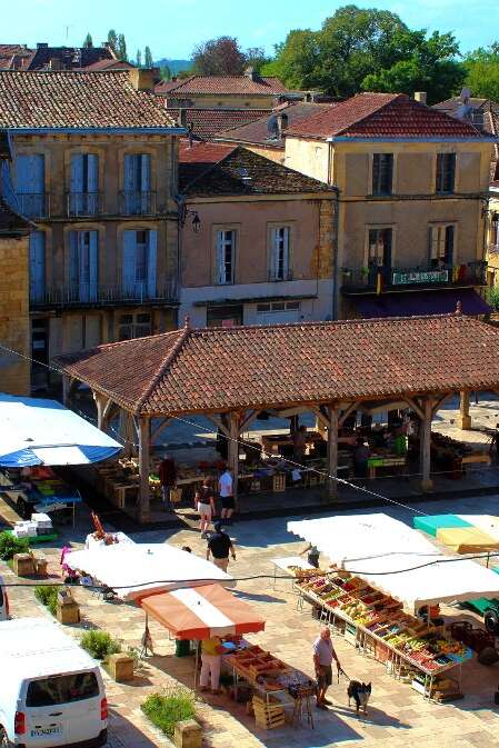 Marché traditionnel le samedi matin