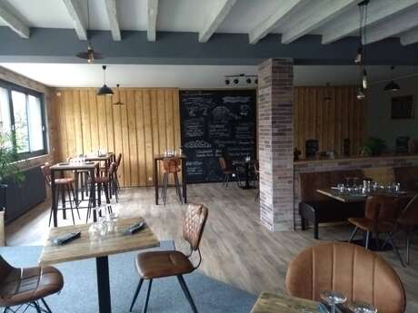 Le Bouche à Oreille